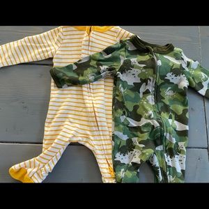 2 pack zip up footies